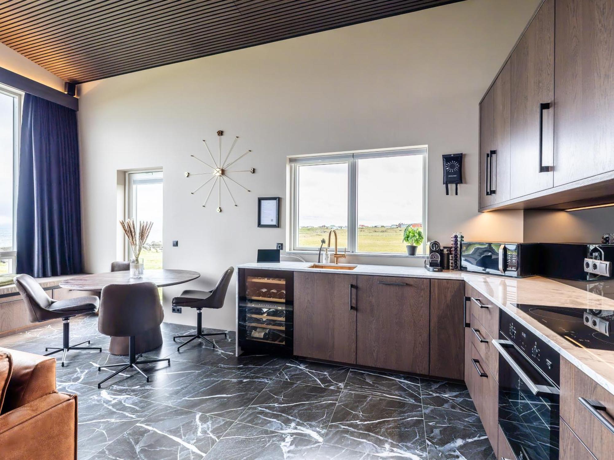 Bay View Apartment